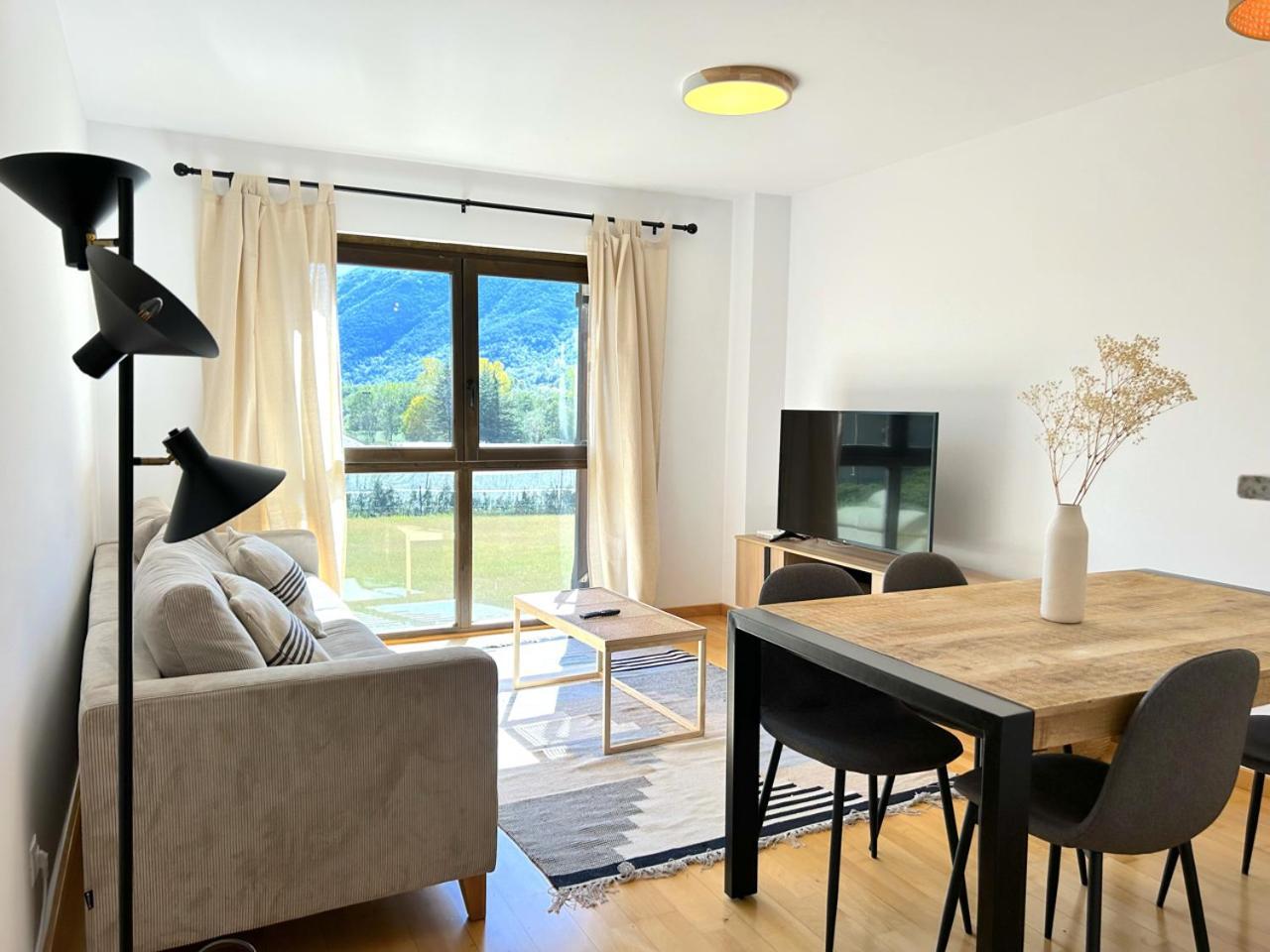 Modern I Familiar Apartament A Esterri D'Aneu By Rural D'Aneu Bagian luar foto